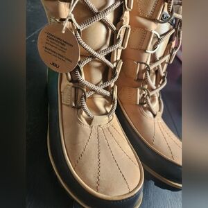 BRAND NEW Boot Womens JBU